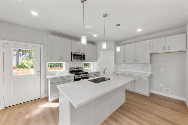 1222 E 33rd Street, Houston, TX 77022