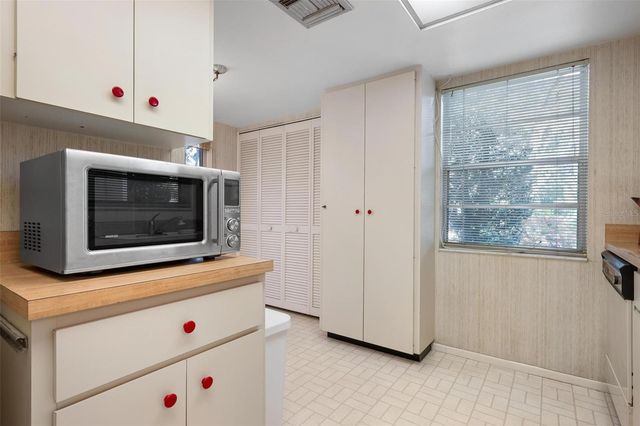 1235 TALLYWOOD DRIVE 7013, Sarasota, FL 34237