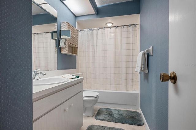 1235 TALLYWOOD DRIVE 7013, Sarasota, FL 34237