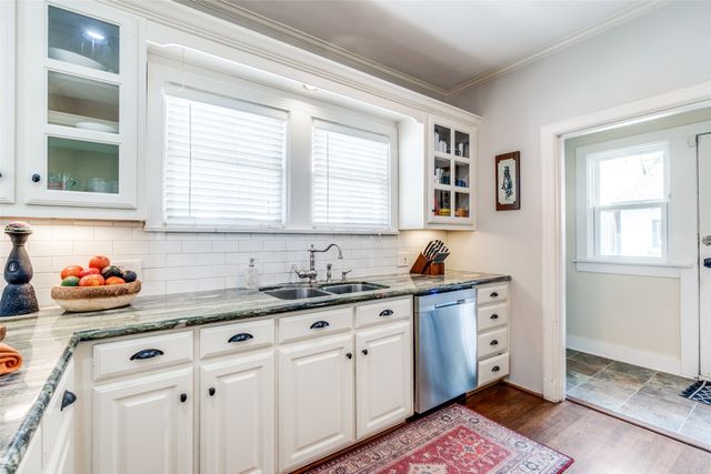 5915 Monticello Avenue, Dallas, TX 75206