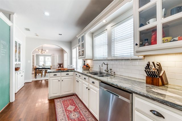 5915 Monticello Avenue, Dallas, TX 75206