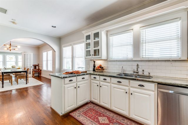 5915 Monticello Avenue, Dallas, TX 75206