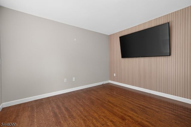 64 Valley Rd, Butler Boro, NJ 07405