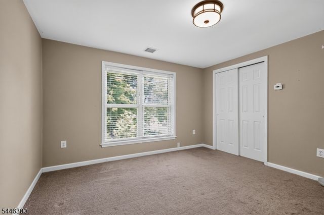 64 Valley Rd, Butler Boro, NJ 07405