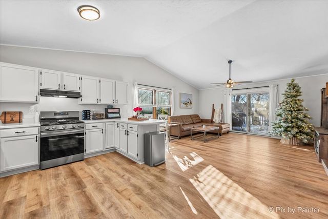 117 SW BENEDICT Drive, Poplar Grove, IL 61065