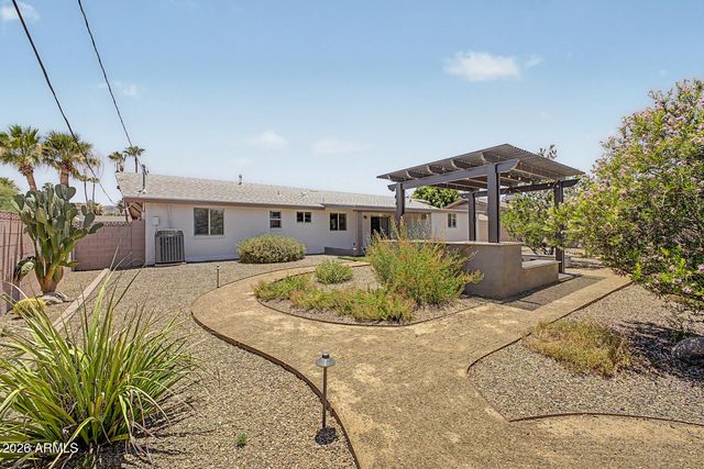 3910 E SHANGRI LA Road, Phoenix, AZ 85028