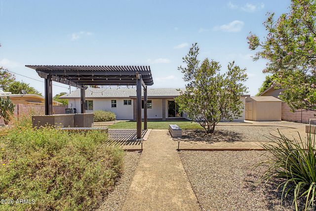 3910 E SHANGRI LA Road, Phoenix, AZ 85028