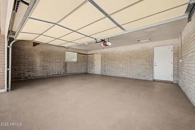 3910 E SHANGRI LA Road, Phoenix, AZ 85028