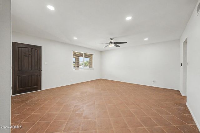 3910 E SHANGRI LA Road, Phoenix, AZ 85028
