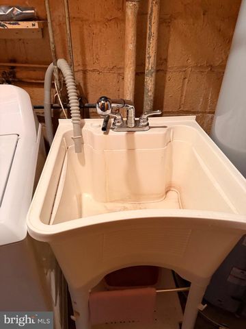 1001 30TH ST SE, Washington, DC 20019