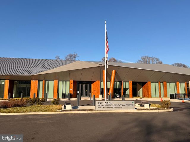 1001 30TH ST SE, Washington, DC 20019