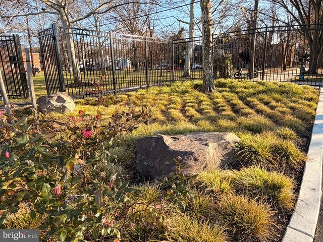 1001 30TH ST SE, Washington, DC 20019