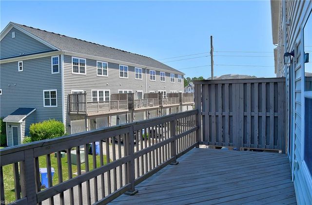 239 Breccia LN, Virginia Beach, VA 23462
