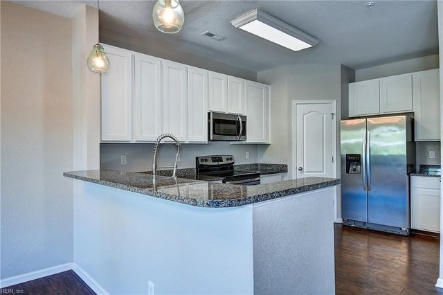 239 Breccia LN, Virginia Beach, VA 23462