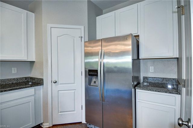 239 Breccia LN, Virginia Beach, VA 23462