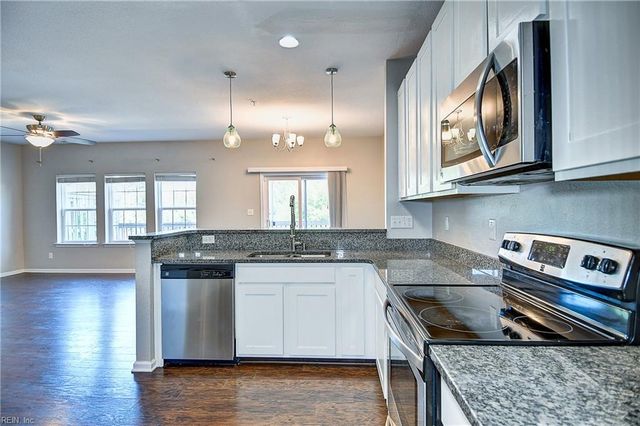 239 Breccia LN, Virginia Beach, VA 23462