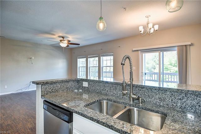 239 Breccia LN, Virginia Beach, VA 23462