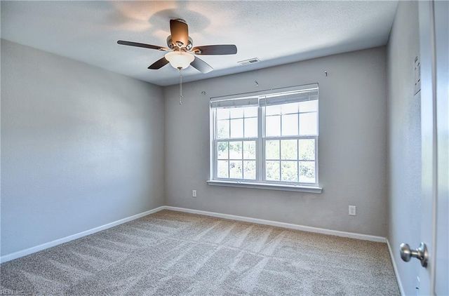 239 Breccia LN, Virginia Beach, VA 23462