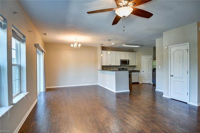 239 Breccia LN, Virginia Beach, VA 23462