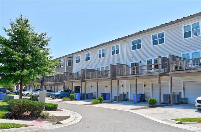 239 Breccia LN, Virginia Beach, VA 23462