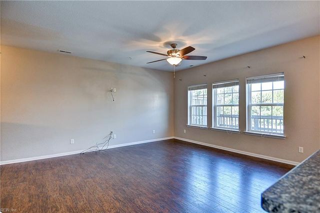 239 Breccia LN, Virginia Beach, VA 23462