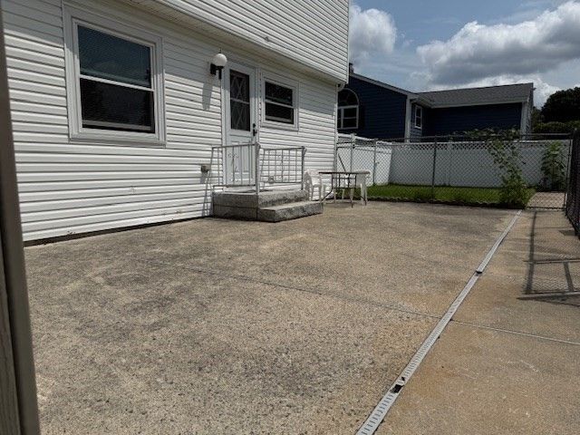 16 Indian Rock Dr B, Saugus, MA 01906