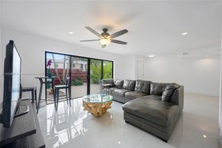3896 Meadow Ln 245, Hollywood, FL 33021