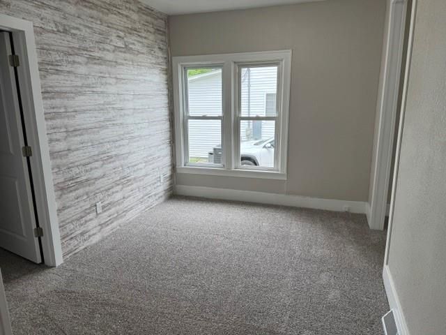 1004 S Kinney Avenue, Pleasant, MI 48858