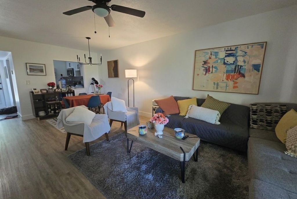 7310 NW 1ST Street NW 206, Margate, FL 33063