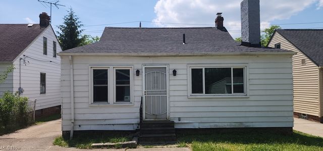 14809 Rockside Road, Maple Heights, OH 44137