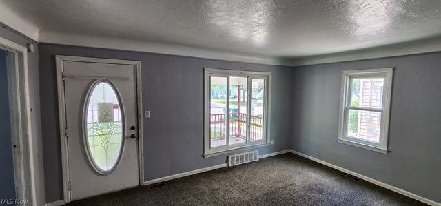 14809 Rockside Road, Maple Heights, OH 44137