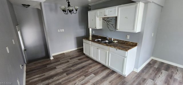 14809 Rockside Road, Maple Heights, OH 44137