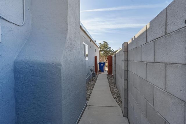 6805 Orphelia Avenue NE, Albuquerque, NM 87109