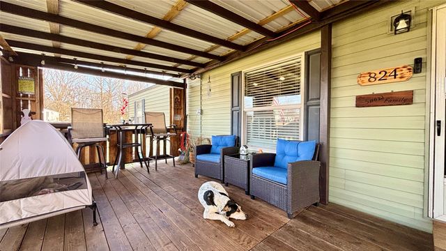 824 Holiday Village Drive, Quitman, TX 75783