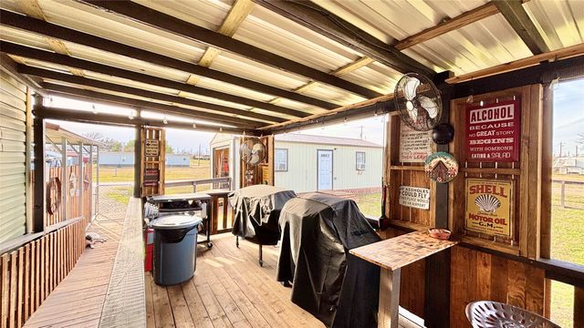 824 Holiday Village Drive, Quitman, TX 75783