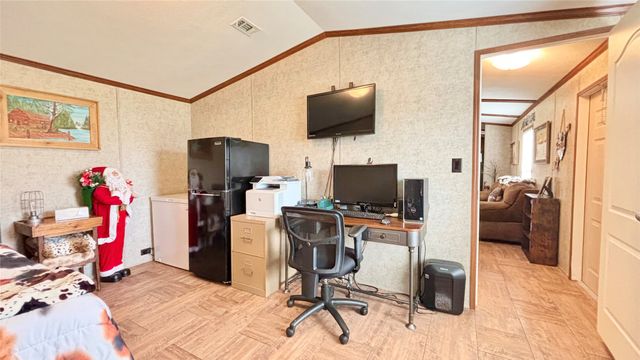 824 Holiday Village Drive, Quitman, TX 75783