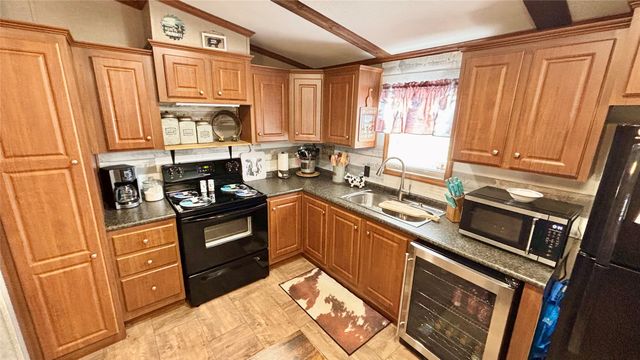 824 Holiday Village Drive, Quitman, TX 75783