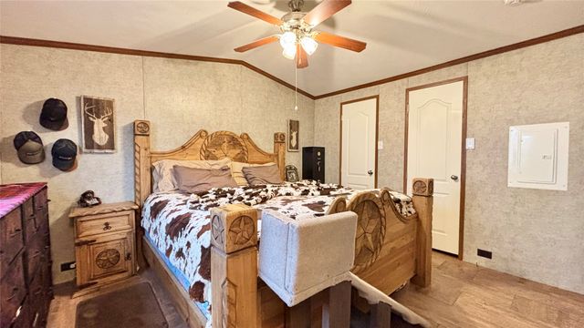 824 Holiday Village Drive, Quitman, TX 75783