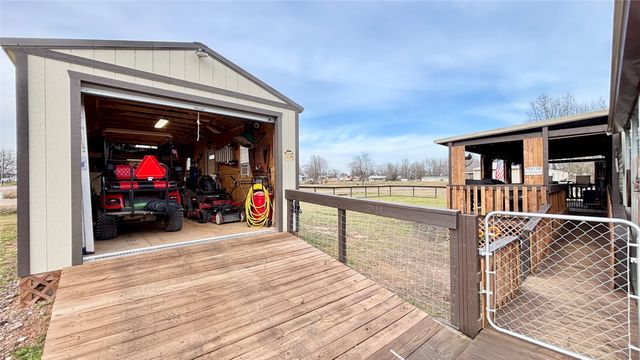824 Holiday Village Drive, Quitman, TX 75783