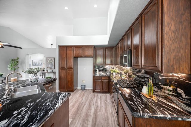 2778 Silverado Dr, Valley Springs, CA 95252