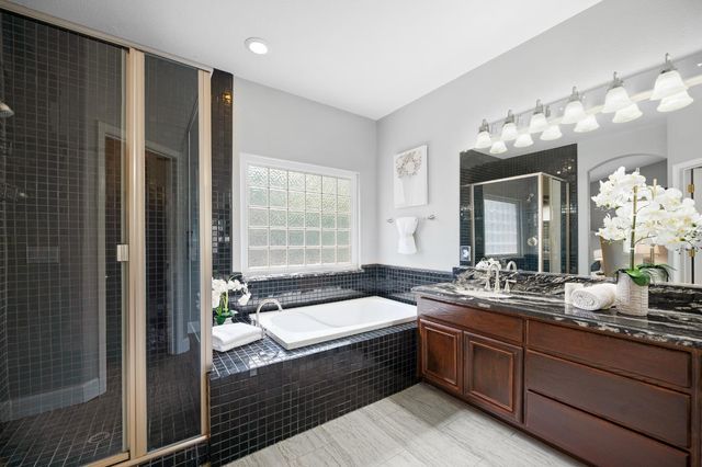 2778 Silverado Dr, Valley Springs, CA 95252