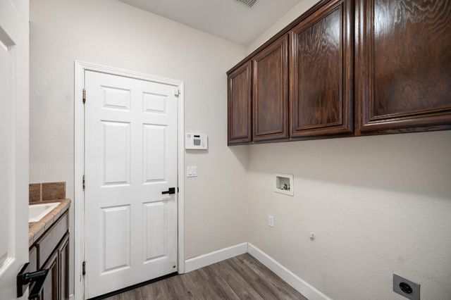 2778 Silverado Dr, Valley Springs, CA 95252