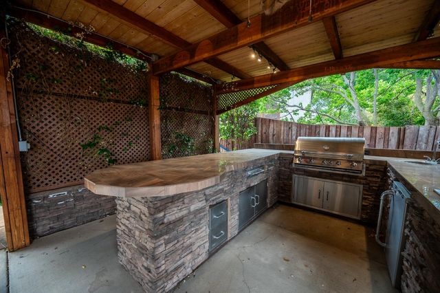 2778 Silverado Dr, Valley Springs, CA 95252