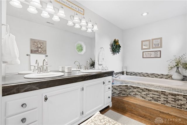 6659 Stillmead Drive, Dayton, OH 45414