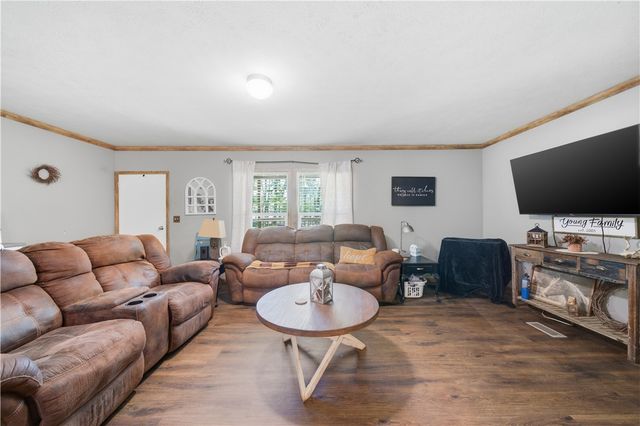 10645 Winningham Road, Gentry, AR 72734