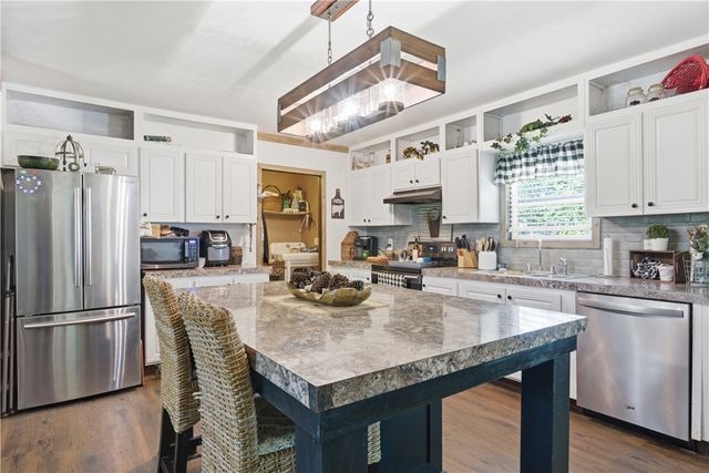 10645 Winningham Road, Gentry, AR 72734