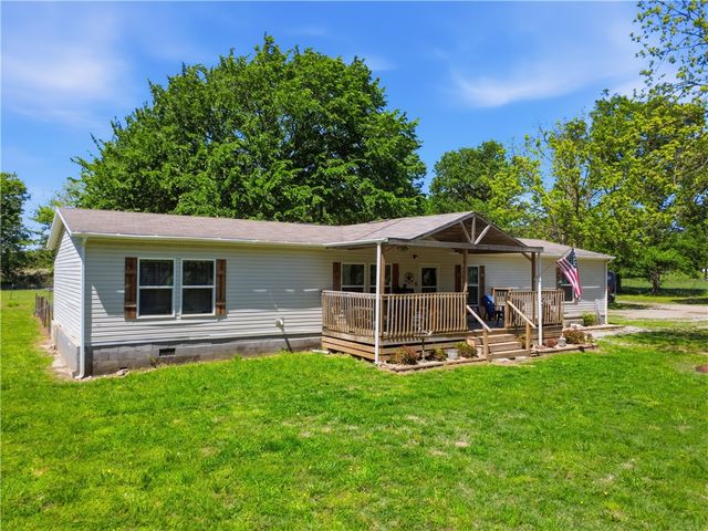 10645 Winningham Road, Gentry, AR 72734