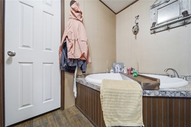 10645 Winningham Road, Gentry, AR 72734