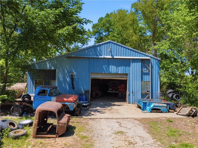 10645 Winningham Road, Gentry, AR 72734