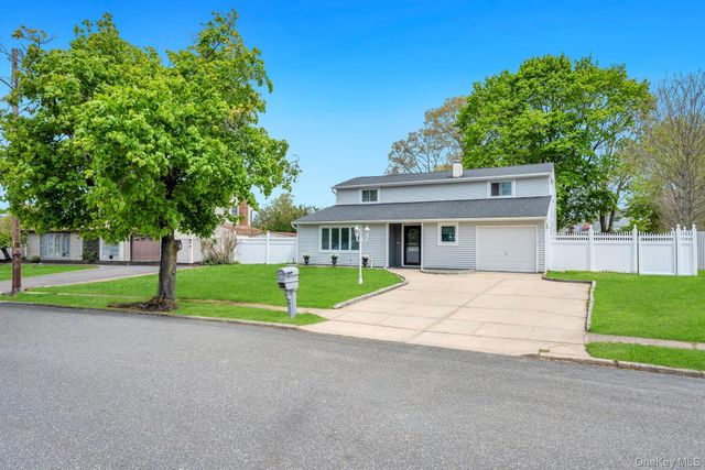55 Starfire Drive, Centereach, NY 11720